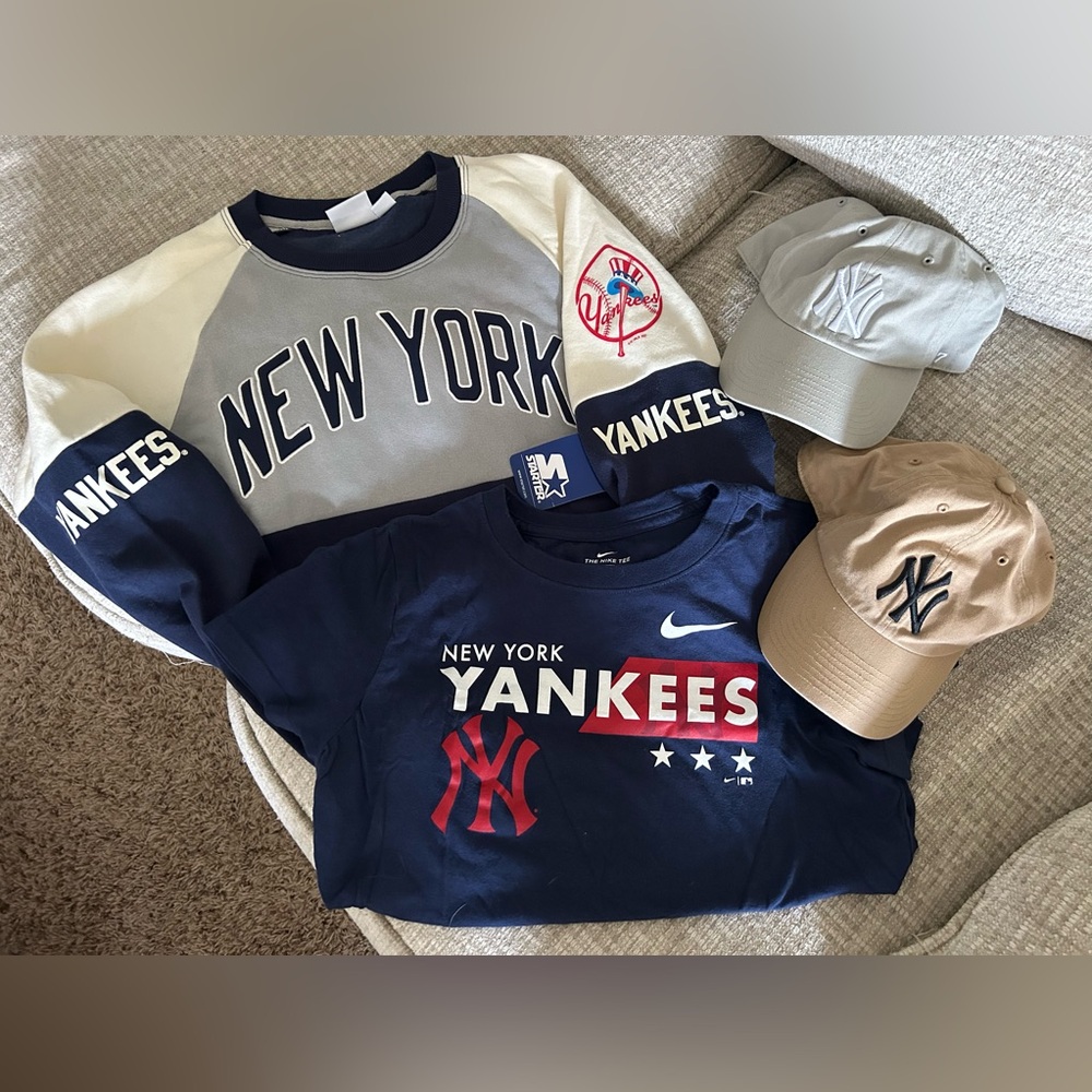NWT Yankees Sweatshirt Bundle - Women’s